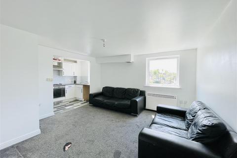 2 bedroom flat for sale, Connington Crescent, London E4