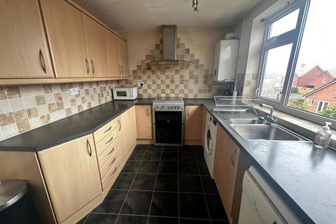 2 bedroom apartment to rent, Garden Flats, Upper Eastern Green Lane, Eastern Green, Coventry, CV5 7DE