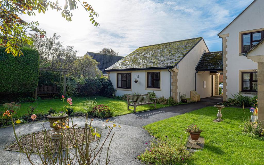 Spa Road, Melksham SN12 2 bed retirement property for sale £160,000