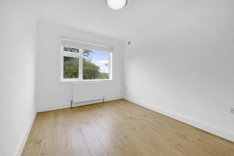 3 bedroom flat to rent, Park Chase, Wembley HA9