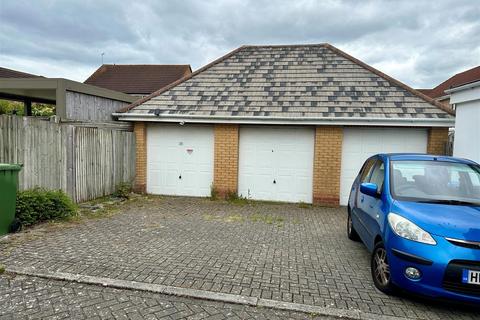 4 bedroom semi-detached house for sale, Doulton Gardens, Poole