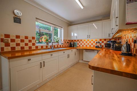 2 bedroom detached bungalow for sale, Wood Lane End, Hemel Hempstead, HP2