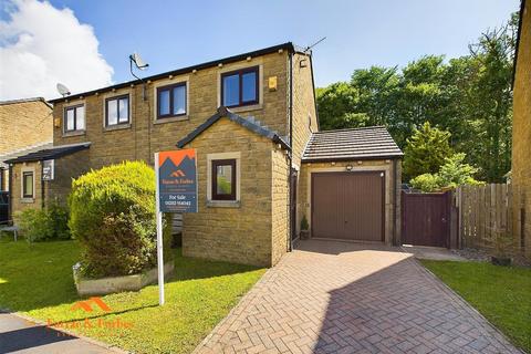 3 bedroom semi-detached house for sale, Beckside Close, Colne BB8