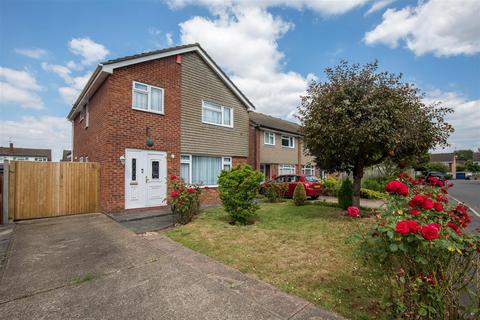 4 bedroom detached house for sale, Canford Drive, Addlestone