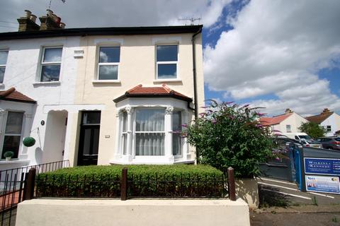 1 bedroom flat for sale, North Street, Leigh-On-Sea