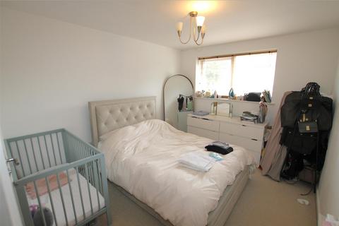 2 bedroom flat for sale, Princes Park, Prince Avenue, Westcliff-On-Sea