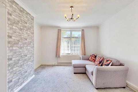 1 bedroom maisonette for sale, Cannington Road, Dagenham, RM9