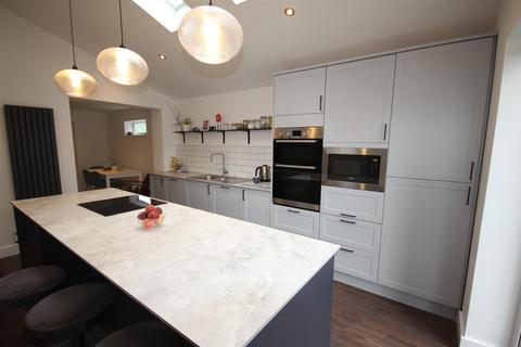 2 Cromwell Close, Tutbury, Burton-on-trent, DE13 9HZ