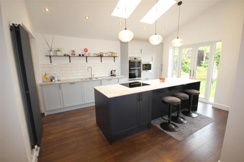 2 Cromwell Close, Tutbury, Burton-on-trent, DE13 9HZ