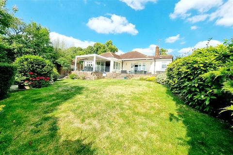 3 bedroom detached bungalow for sale, Park Road, New Barnet, EN4