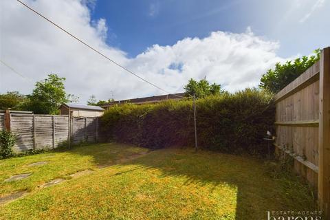 7 Meon Road, Oakley, Basingstoke, RG23 7AL