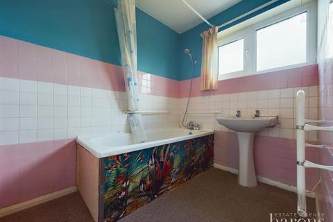 7 Meon Road, Oakley, Basingstoke, RG23 7AL