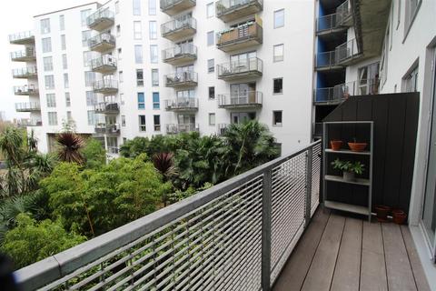 2 bedroom apartment for sale, Wick Lane, London E3