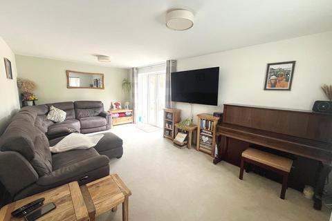 33 Banks Road, Badsey, Evesham, WR11 7TB