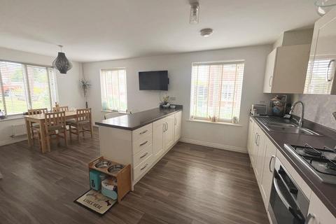 33 Banks Road, Badsey, Evesham, WR11 7TB