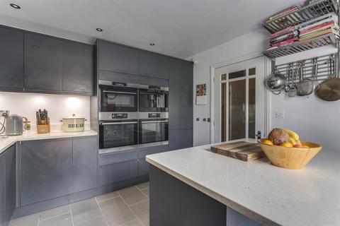 4 bedroom terraced house for sale, Station Road, Newport CB11