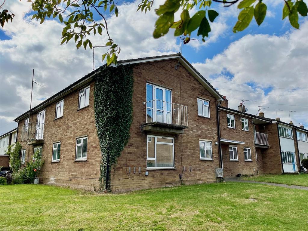 47 Abbots Way New Front.jpg