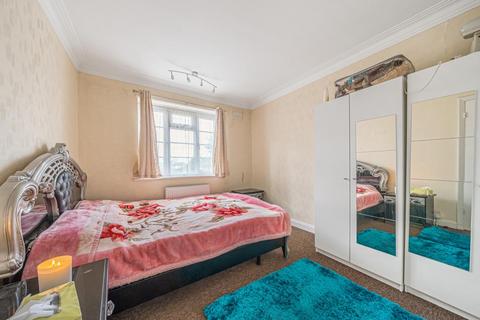 2 bedroom flat to rent, Kenton Lane, Harrow HA3