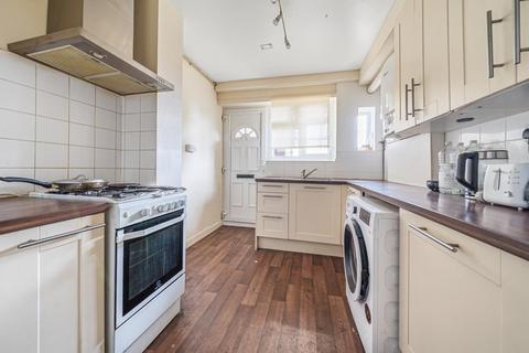 2 bedroom flat to rent, Kenton Lane, Harrow HA3