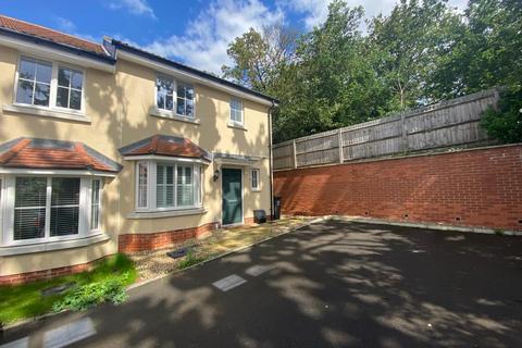 3 bedroom semi-detached house for sale, Wagtail Drive, Stowmarket IP14