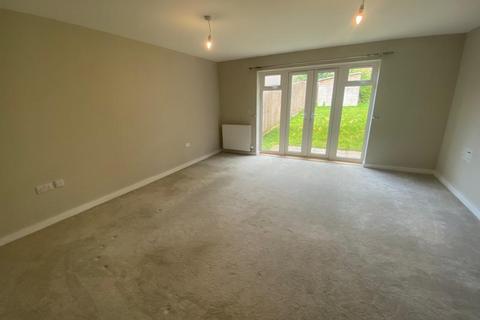 3 bedroom semi-detached house for sale, Wagtail Drive, Stowmarket IP14