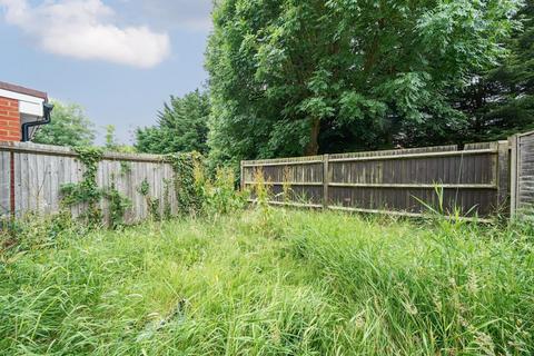 undefined, Robb Road, Stanmore HA7