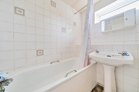 undefined, Robb Road, Stanmore HA7