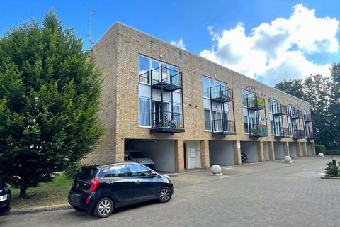 1 bedroom flat for sale, Monmouth Court, Romulus Road, Gravesend, DA12