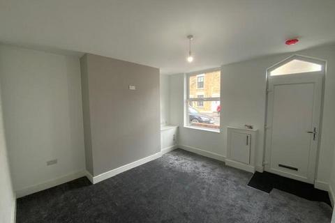 2 bedroom terraced house to rent, Stocks Lane, Stalybridge