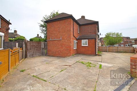 3 bedroom end of terrace house for sale, Barclay Road, Edmonton, N18