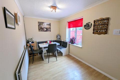 3 bedroom terraced house for sale, Strawberry Hall Lane, Newark