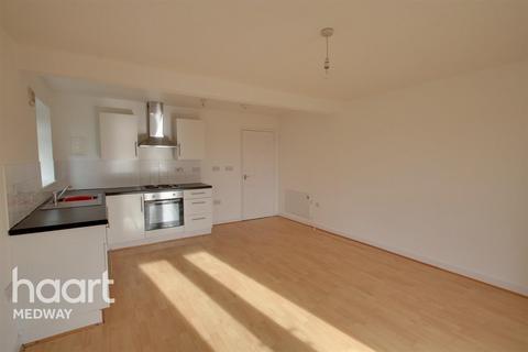 1 bedroom flat to rent, Longhill Avenue, Chatham, ME5