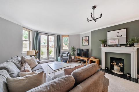 2 bedroom apartment for sale, South Bank Terrace, Surbiton