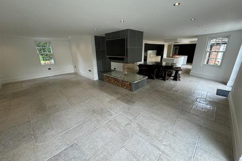 6 bedroom detached house to rent, Hough Lane, Wilmslow