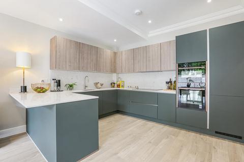 4 bedroom semi-detached house for sale, Cambourne Mews, London SW18