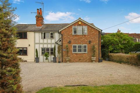 3 bedroom semi-detached house for sale, Loves Green, Highwood, Chelmsford