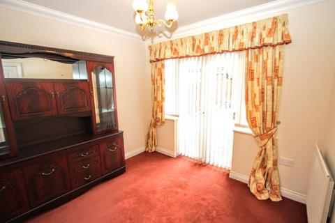 4 bedroom detached house to rent, Falmouth Drive, Darlington