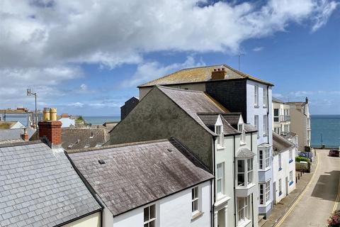12 bedroom end of terrace house for sale, St. Marys Street, Tenby