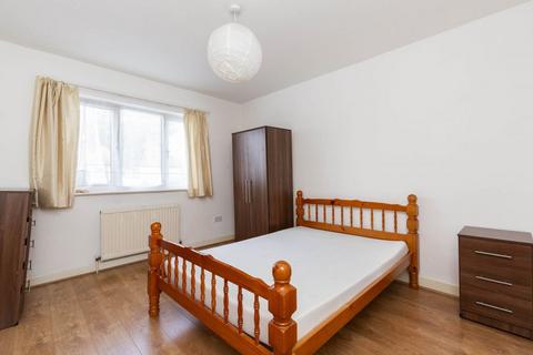 4 bedroom house to rent, NW10