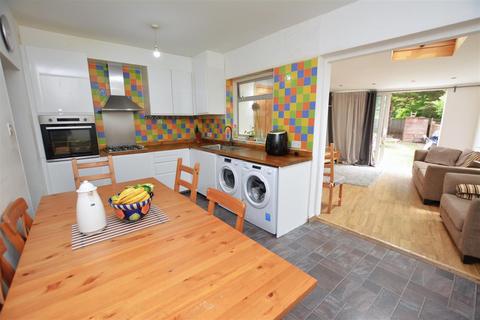 12 Lewis Road, Mitcham, CR4 3DE