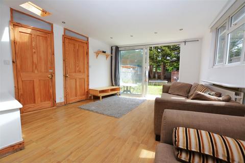12 Lewis Road, Mitcham, CR4 3DE