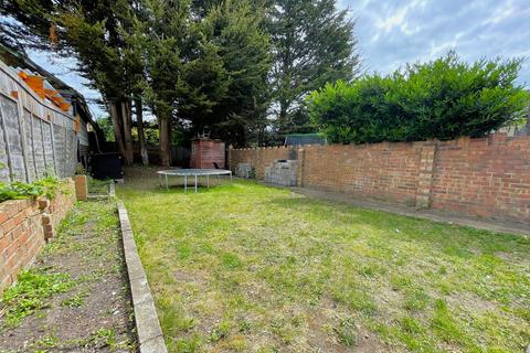 12 Lewis Road, Mitcham, CR4 3DE