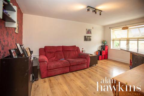 2 bedroom maisonette for sale, Buthay Court, Royal Wootton Bassett