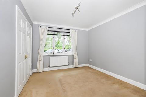 2 bedroom flat for sale, Trematon Place, Teddington