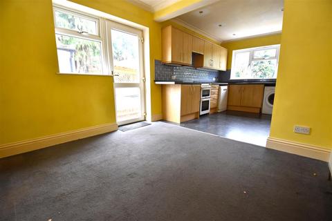 15 Barbara Close, Rochford, SS4 1NQ