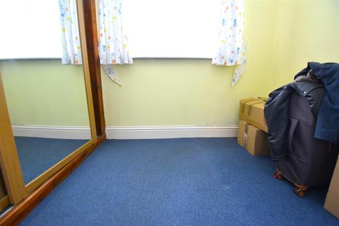 15 Barbara Close, Rochford, SS4 1NQ