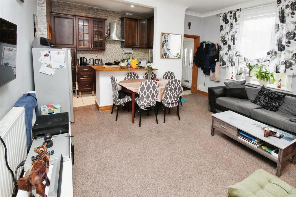 Kitchen/Living Room