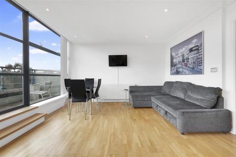 Apartment 70, 2 Point Wharf Lane, Brentford, TW8 0EA
