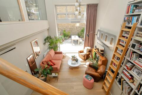 2 bedroom flat for sale, Piano Lane, Stoke Newington, London