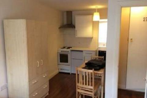 Studio to rent, Lodge Road, Hendon, London, NW4